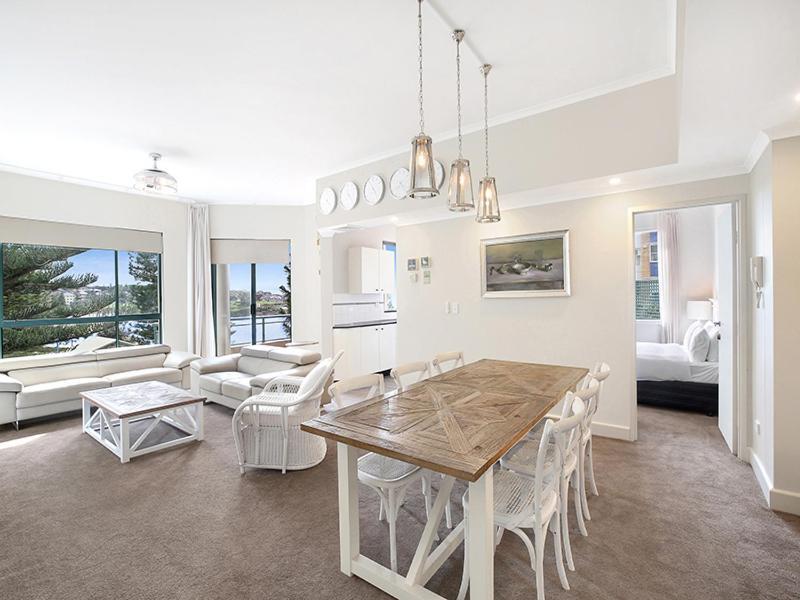 The Coogee View Beachfront Serviced Apartments 시드니 외부 사진